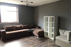 Monthly Apartment Rentals: Spacious 2 bedroom apartment near the center 