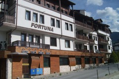 Monthly Apartment Rentals: Fortuna 24