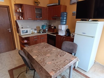 Monthly Apartment Rentals: Kamenitsa - Small 1 bedroom - Top end of town