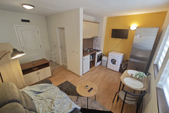 Monthly Apartment Rentals: One bedroom flat with central location