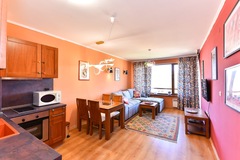 Monthly Apartment Rentals: Cedar Lodge III - One BDRM Flat B18 Open / Bookable