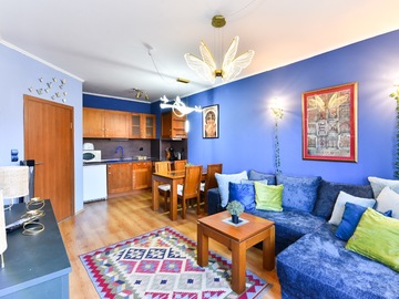 Monthly Apartment Rentals: 1 bedroom flat w/  balcony in Cedar Lodge 3 -short/long rent (B2)