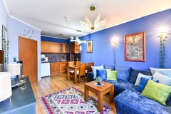 Monthly Apartment Rentals: 1 bedroom flat w/  balcony in Cedar Lodge 3 -short/long rent (B2)