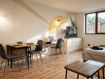 Monthly Apartment Rentals: Parkside Lane Studio 1