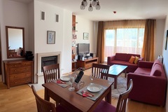 Monthly Apartment Rentals: Слънчев, просторен, панорамен апартамент в Банско
