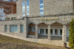 Monthly Apartment Rentals: 1 bedroom 52 sqm apartment in St. Johns Hill